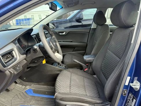 Used 2018 Kia Rio S image 2