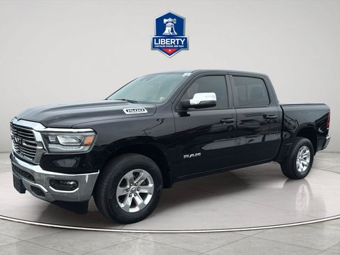 Used 2023 RAM 1500 Laramie AWD/4WD image 3