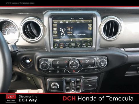 Used 2023 Jeep Gladiator Overland image 13