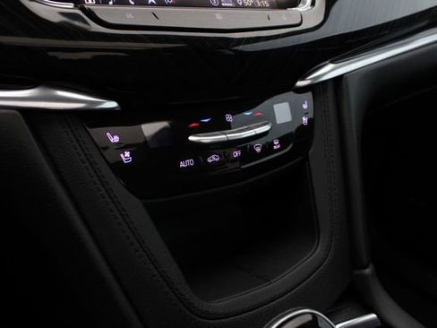 Used 2020 Cadillac XT6 Premium Luxury AWD/4WD image 18
