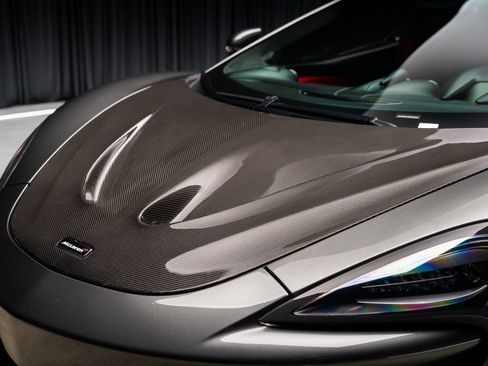 Used 2017 McLaren 570S Coupe RWD image 2