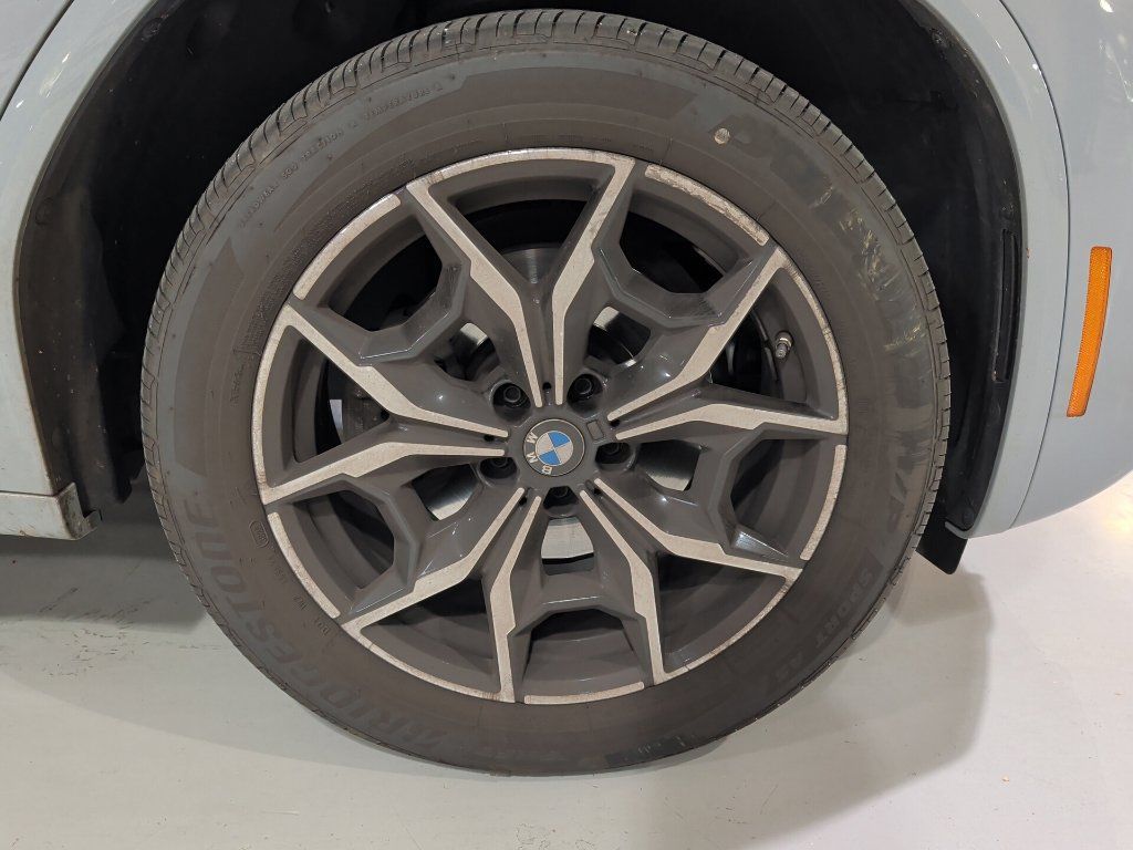 Certified 2024 BMW X3 xDrive30i w/ M Sport Package AWD/4WD image 6