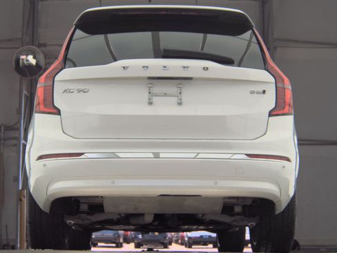 Used 2025 Volvo XC90 B6 Plus AWD/4WD image 12