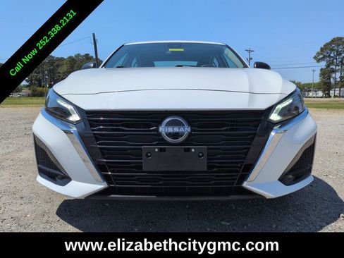 Used 2025 Nissan Altima 2.5 SV FWD image 9