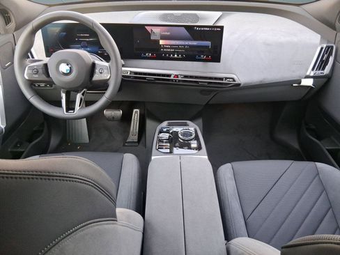 New 2026 BMW iX xDrive60 w/ M Sport Package image 11
