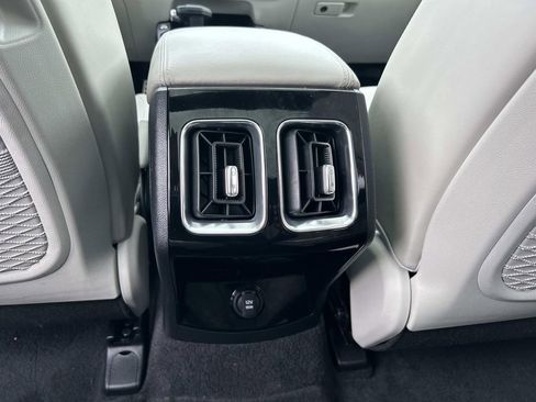 Certified 2025 Kia Sorento SX FWD image 16