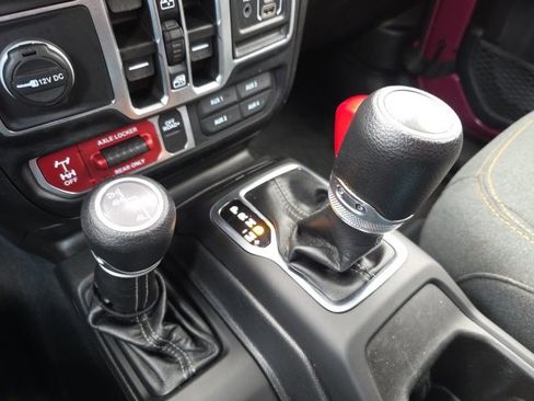 Used 2024 Jeep Gladiator Sport image 28