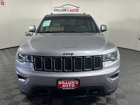 Used 2018 Jeep Grand Cherokee Laredo AWD/4WD image 10
