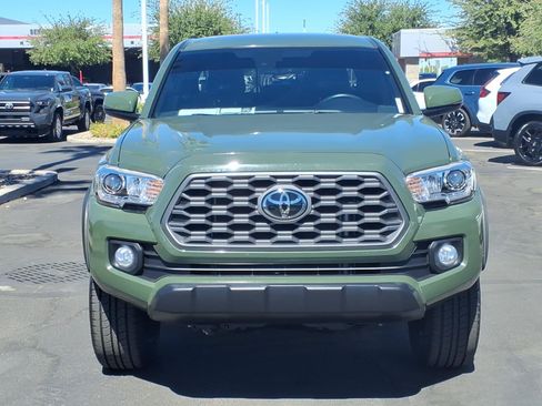 Used 2022 Toyota Tacoma TRD Off-Road AWD/4WD image 2