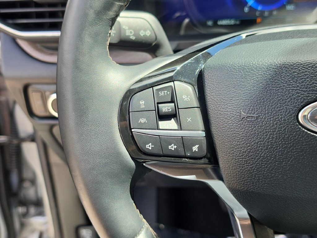 Certified 2023 Ford Explorer Platinum w/ Technology Package AWD/4WD image 32