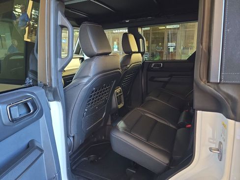 Used 2025 Ford Bronco Badlands AWD/4WD image 6