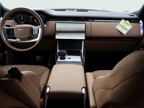New 2026 Land Rover Range Rover SE image 13