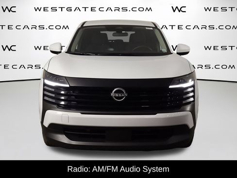 Used 2025 Nissan Kicks SV FWD image 2