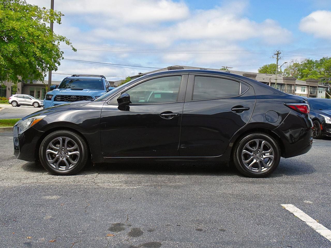 Used 2019 Toyota Yaris LE FWD image 5