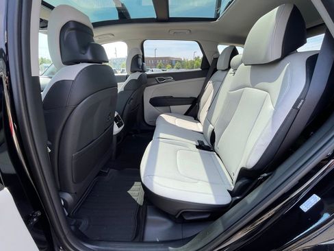 New 2026 Kia Sportage EX w/ EX Panorama Roof Package FWD image 24