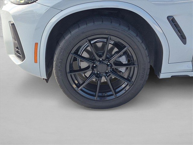 Used 2022 BMW X4 xDrive30i w/ M Sport Package AWD/4WD image 14