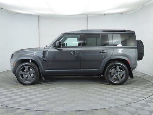 Used 2025 Land Rover Defender 110 S AWD/4WD image 8