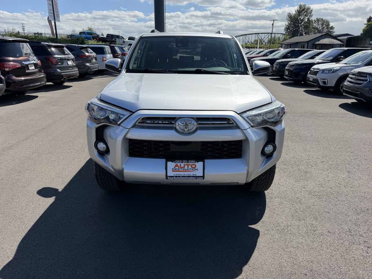 Used 2020 Toyota 4Runner SR5 AWD/4WD image 3