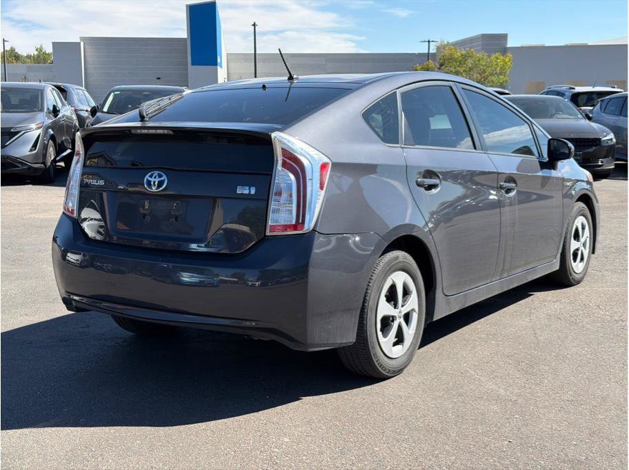Used 2014 Toyota Prius Two FWD image 2