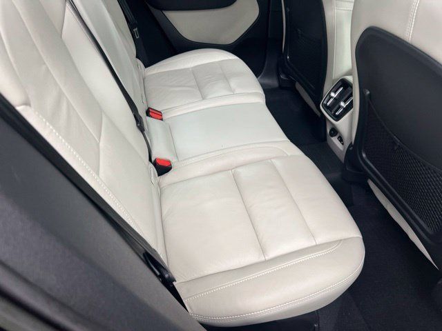 Certified 2023 Volvo XC40 B5 Plus w/ Driver Assist Package AWD/4WD image 23