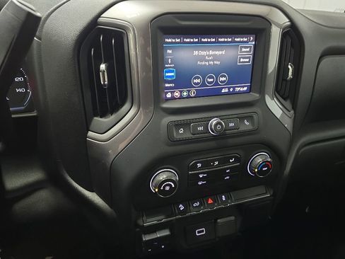 Used 2020 Chevrolet Silverado 1500 Custom Trail Boss w/ Custom Convenience Package AWD/4WD image 24