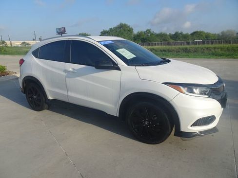 Certified 2021 Honda HR-V Sport image 3