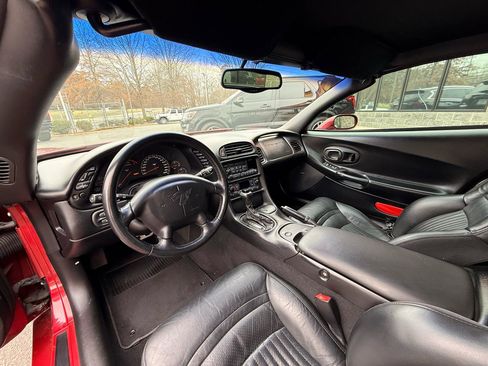 Used 2002 Chevrolet Corvette Coupe w/ Preferred Equipment Group2 image 10