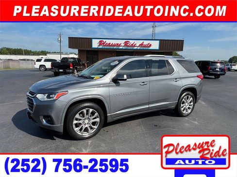 Used 2019 Chevrolet Traverse Premier w/ Driver Confidence II Package FWD image 1