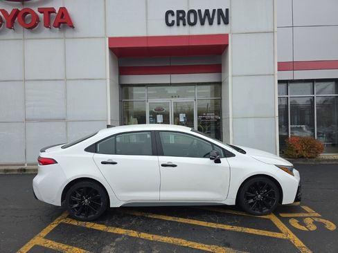 Used 2022 Toyota Corolla SE image 2