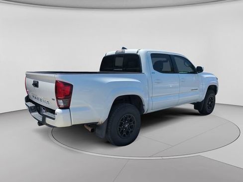 Used 2021 Toyota Tacoma SR5 AWD/4WD image 4