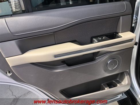 Used 2020 Ford Expedition XLT RWD image 12