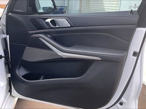 Used 2022 BMW X7 xDrive40i w/ Premium Package image 22