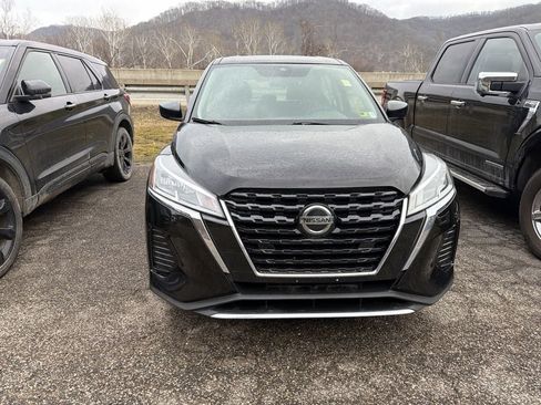 Used 2021 Nissan Kicks S FWD image 3