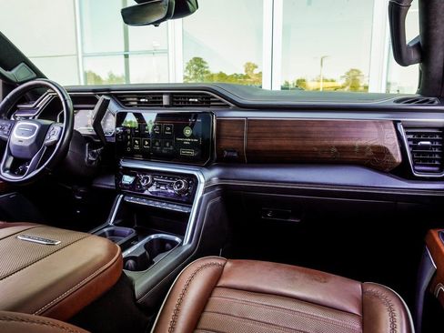 Used 2024 GMC Sierra 2500 Denali Ultimate image 18