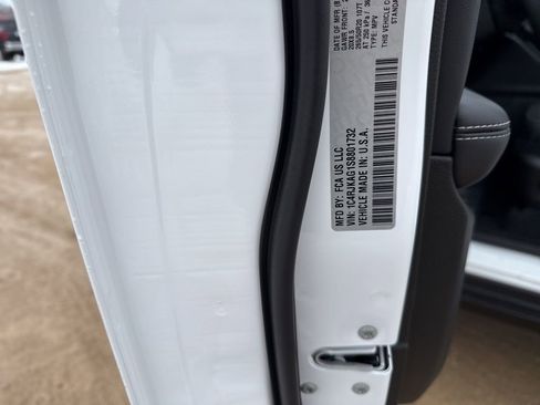 New 2025 Jeep Grand Cherokee L Altitude image 38