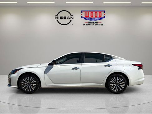 Certified 2024 Nissan Altima 2.5 SV FWD image 5