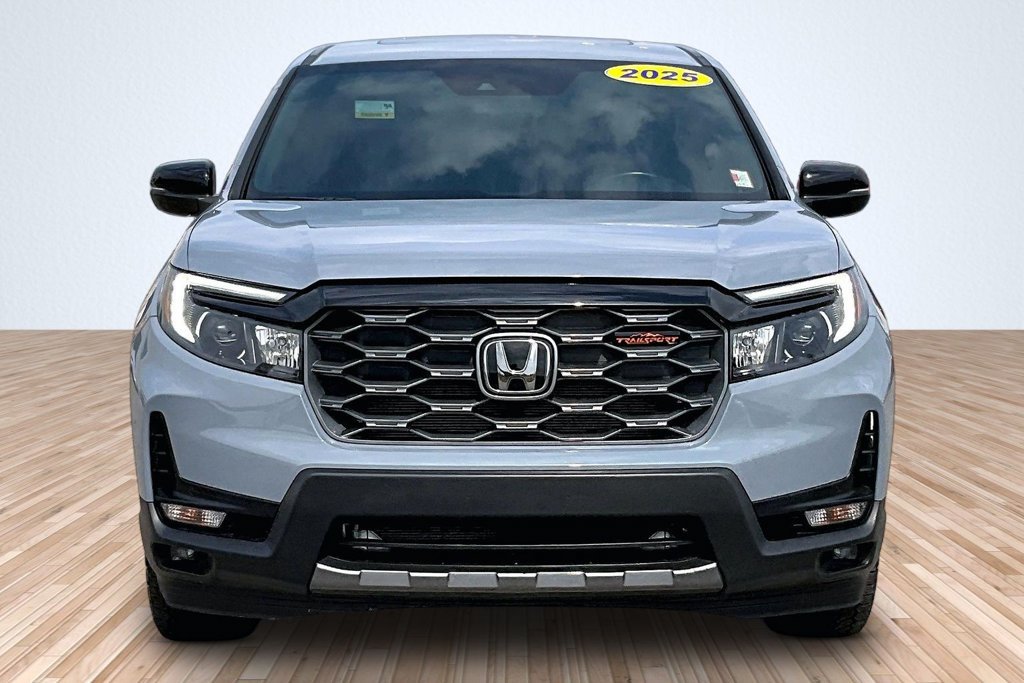 Used 2025 Honda Ridgeline TrailSport image 3