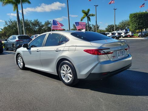 Used 2025 Toyota Camry LE image 8