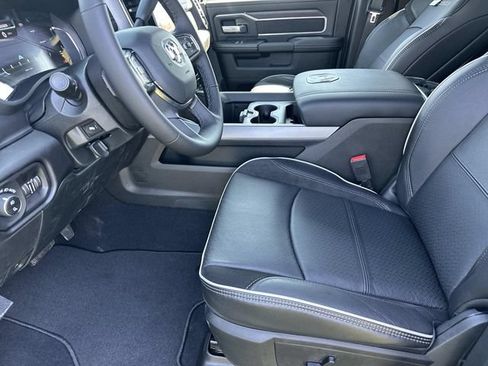 New 2026 RAM 2500 Laramie AWD/4WD image 22