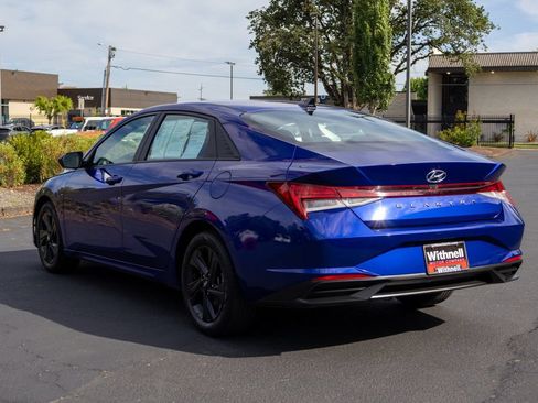 Used 2021 Hyundai Elantra SEL w/ Convenience Package FWD image 9