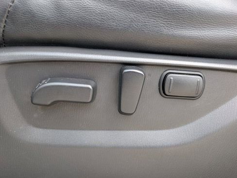 Used 2023 Nissan Armada SL w/ Captain's Chairs Package image 16