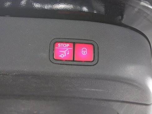 Used 2018 Mercedes-Benz GLS 450 4MATIC image 16