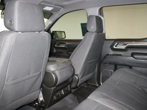 Used 2023 Chevrolet Silverado 1500 LT AWD/4WD image 19