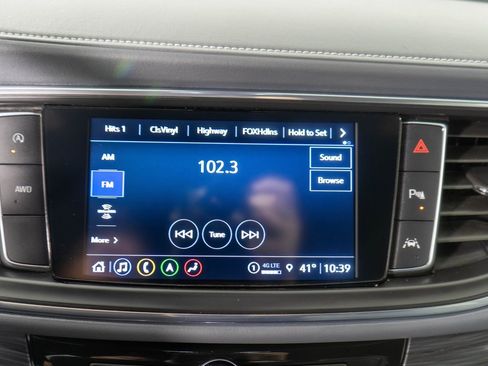 Used 2024 Buick Enclave Premium image 19