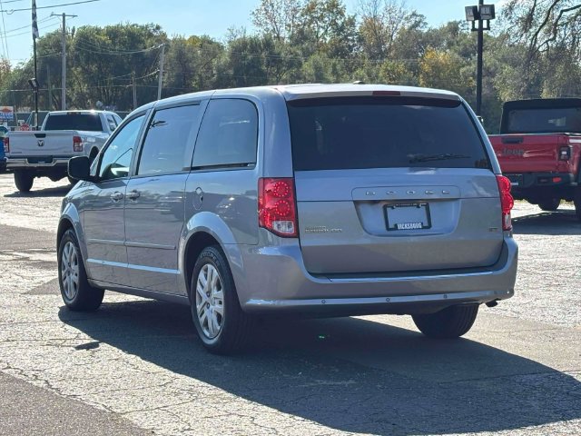 Used 2017 Dodge Grand Caravan SE w/ Power Window Group FWD image 2