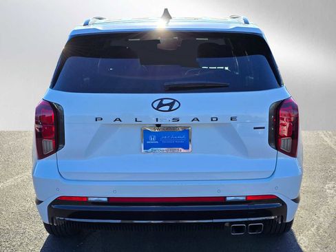 Used 2024 Hyundai Palisade Calligraphy image 4