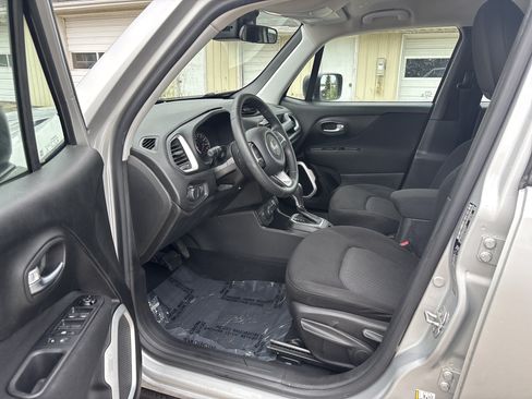Used 2019 Jeep Renegade Sport w/ UConnect 7.0 Group AWD/4WD image 14