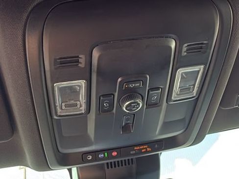 Used 2025 Chevrolet Tahoe Premier RWD image 19