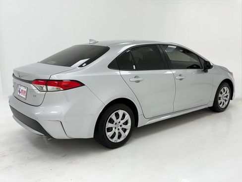 Used 2021 Toyota Corolla LE FWD image 41