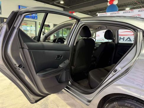 Used 2024 Nissan Sentra SV FWD image 34
